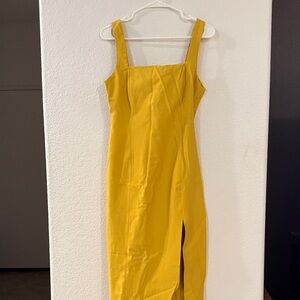 Chic Mustard Midi Dress with Slit